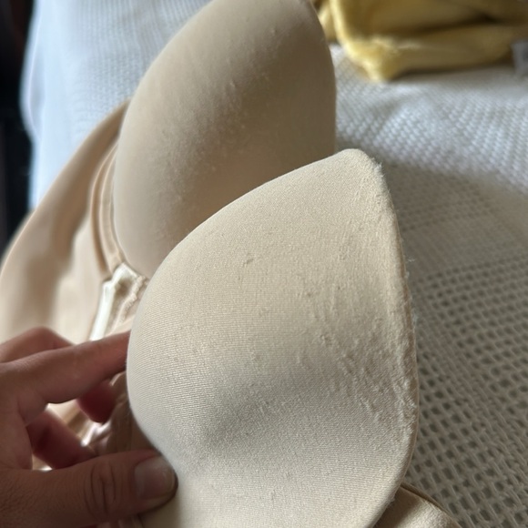 Maidenform Cream Shapewear Bodysuit with Underwire Support - Picture 11 of 13